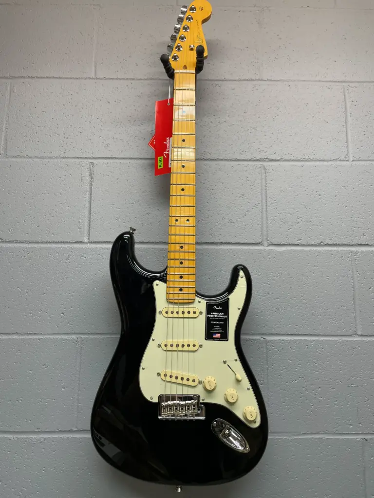 Fender Stratocaster American Professional II, touche en érable - Noir