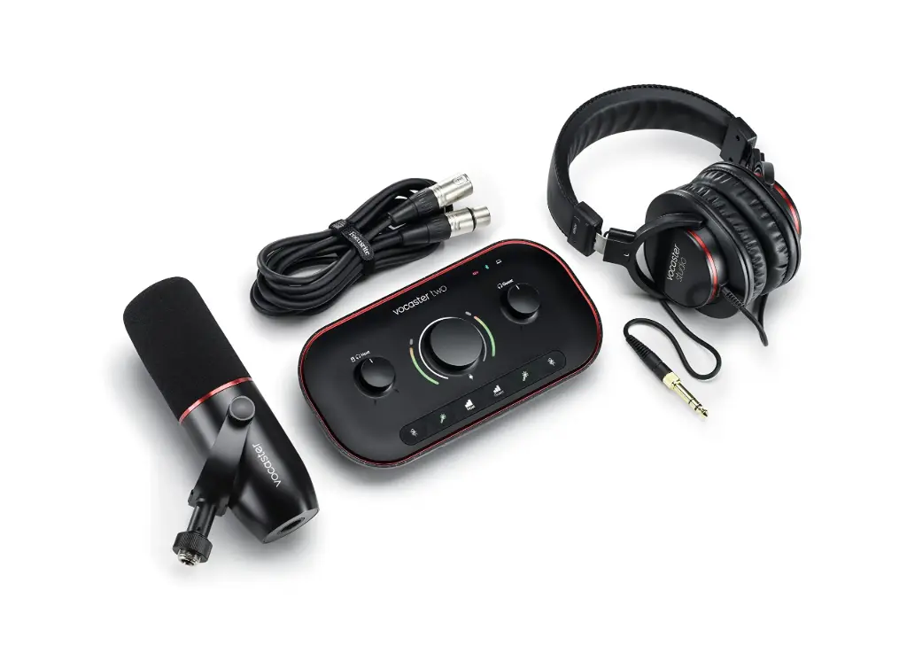 Focusrite Vocaster Two Studio - Podcast Package - Interface, Microphone, Headphones
