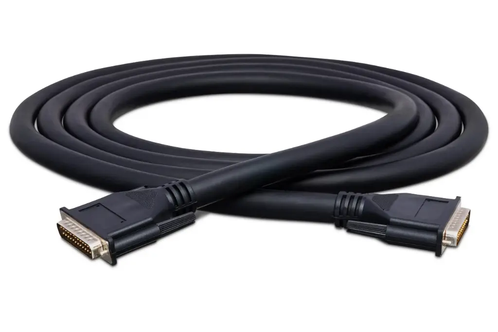 Hosa DBD-303 - Câble Snake Équilibré - DB25 à DB25, 3 pieds