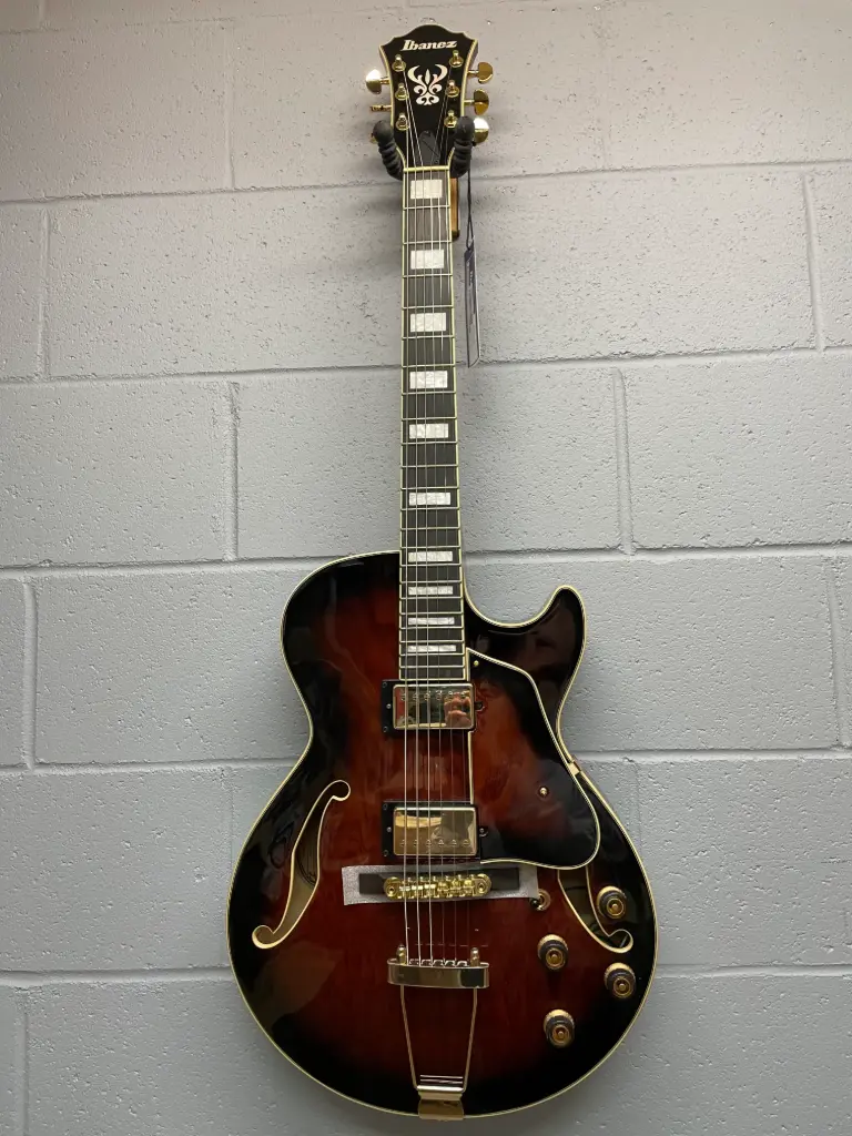 Ibanez AG95QADBS - Guitare Jazz - Hollow-Body