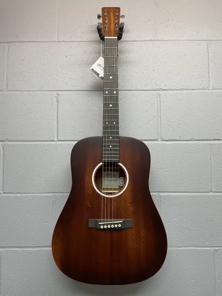 Martin 10E Streetmaster - Guitare Électro-Acoustique - Performance et Style