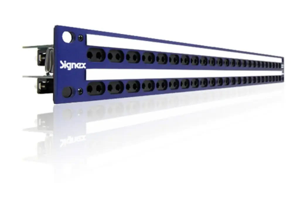 Signex PST96D25 - Patchbay Bantam Pro D-sub