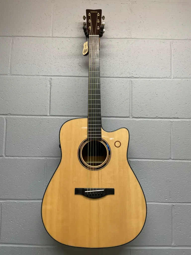 Yamaha TAG3C NT - Electric Acoustic Guitar - Performance and Versatility
