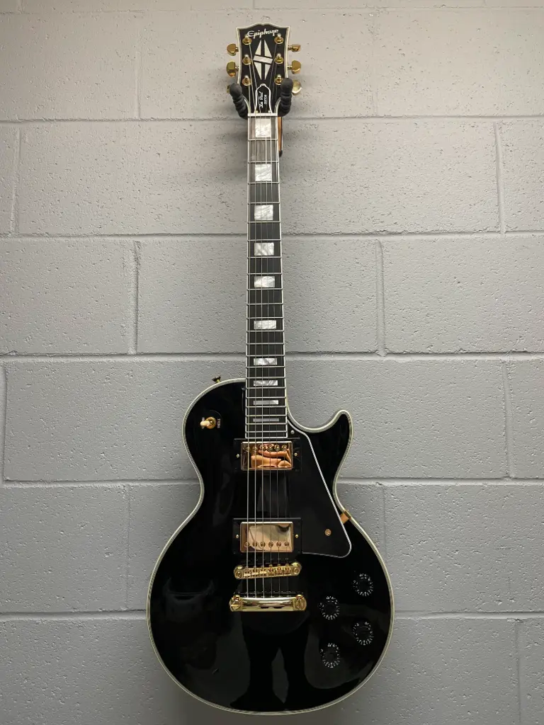 Epiphone Inspired by Gibson Custom Les Paul Custom (fini ébène, étui inclus)