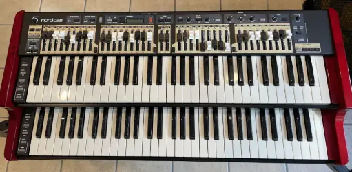 Nord C2D Stage Organ — Orgue scène double clavier