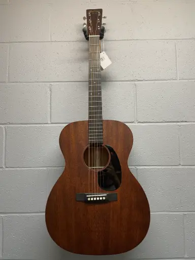 [10Y2500017] Martin Guitars - Guitare acoustique 000-17 en acajou étui rigide inclus
