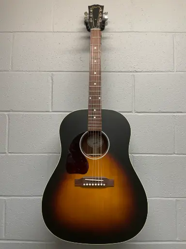 [MCRS45SPCVSLH] Gibson Guitare acoustique-électrique J-45 Special (modèle gaucher, fini Sunburst rétro satiné, étui souple inclus)