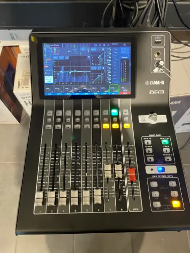 [DM3_U] Yamaha DM3 - Console Numérique - Dante (Usagé)