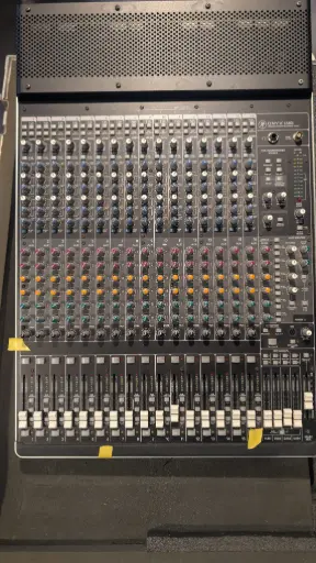 Mackie Onyx 1640i - Console Analogue 16 Entrée avec Flight Case(Usagée)